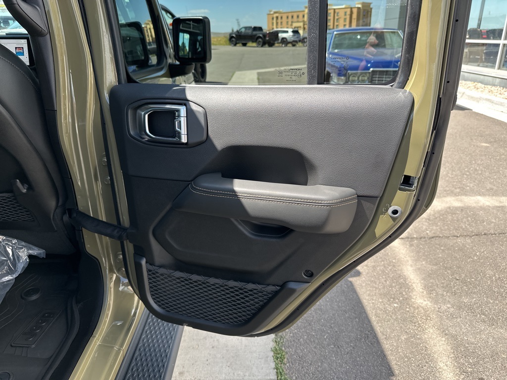 2025 Jeep Gladiator Sport photo 32