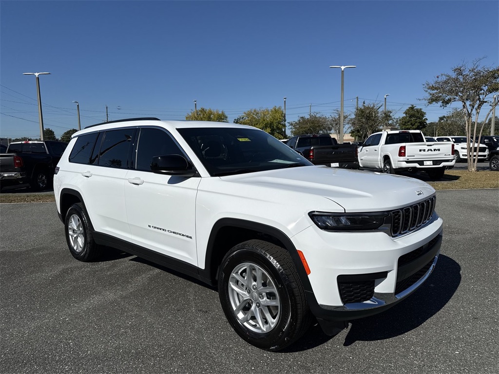 2025 Jeep Grand Cherokee L Laredo's photo