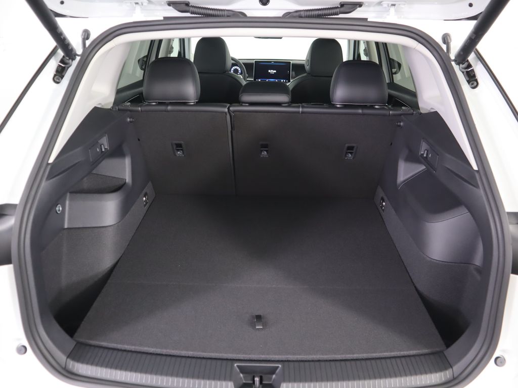 2025 Volkswagen Tiguan SE photo 28