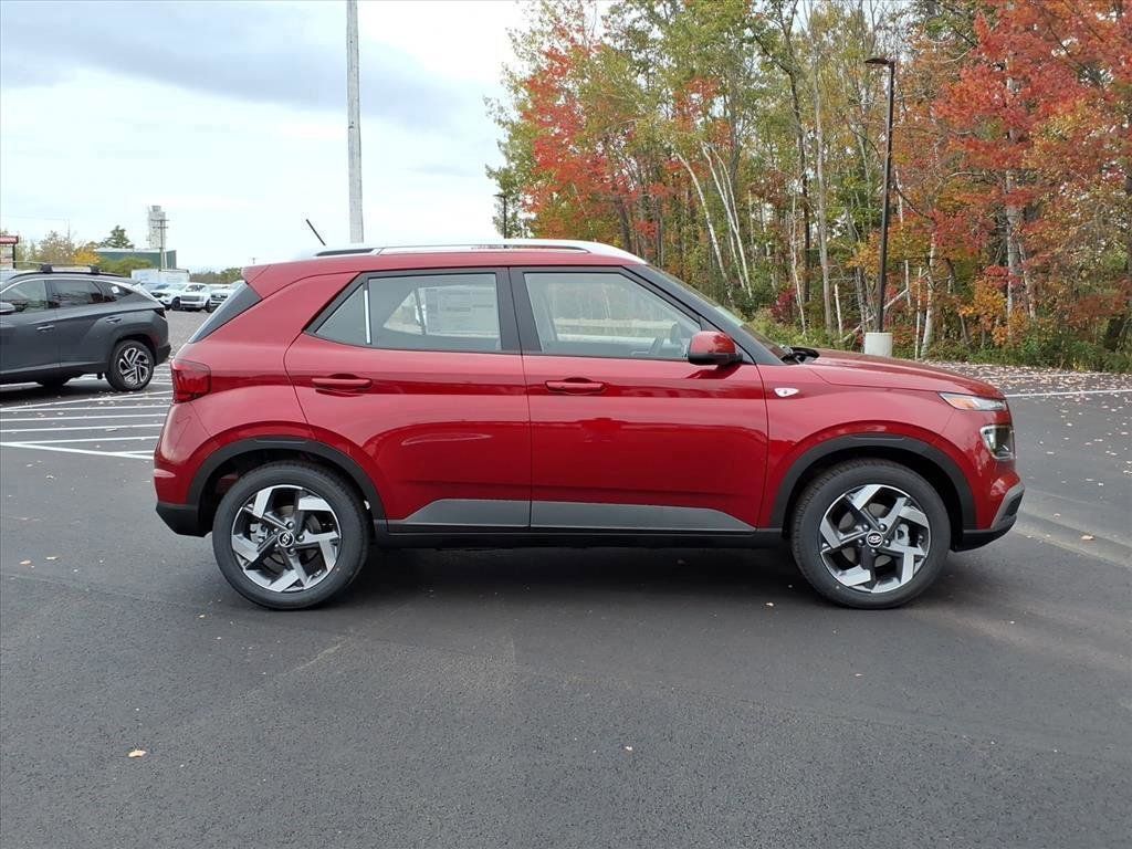 2026 Hyundai Venue SEL photo 4