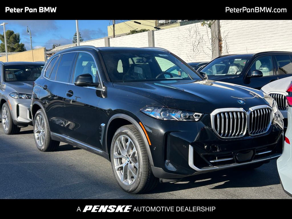 2026 BMW X5 50e's photo