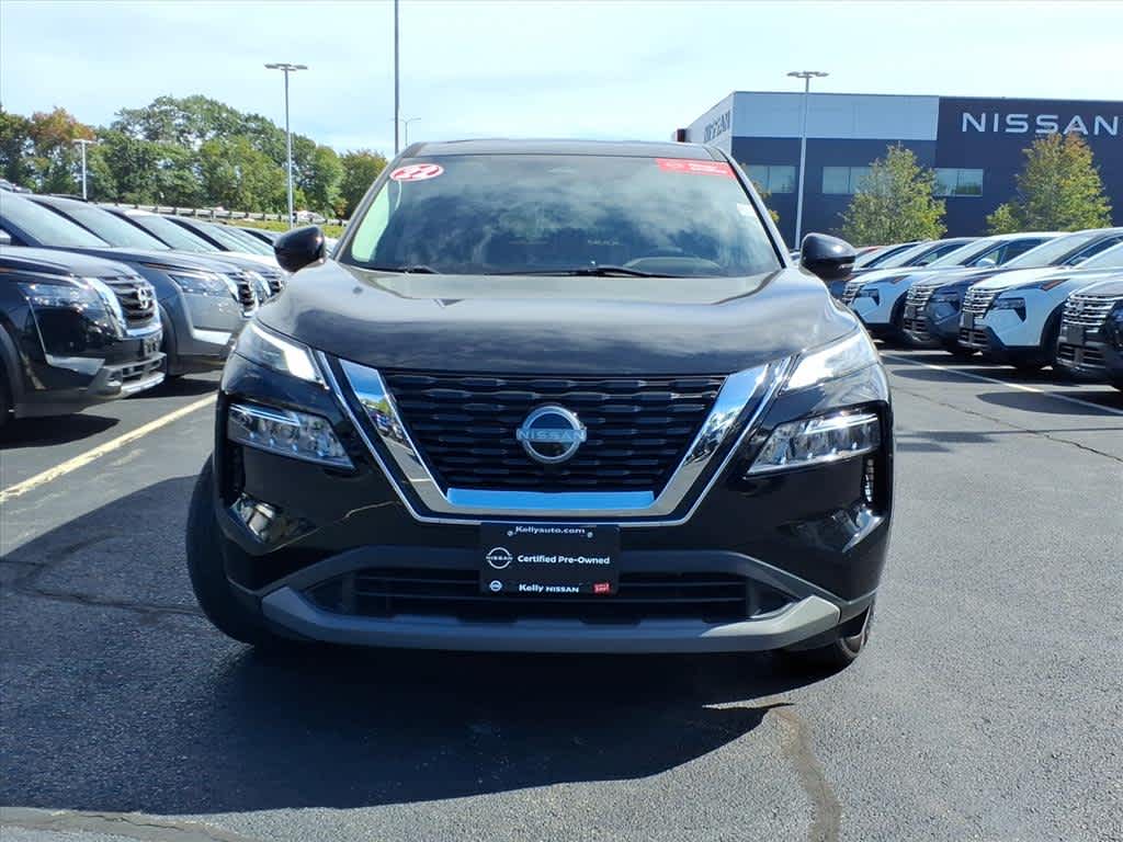 2022 Nissan Rogue SV photo 2