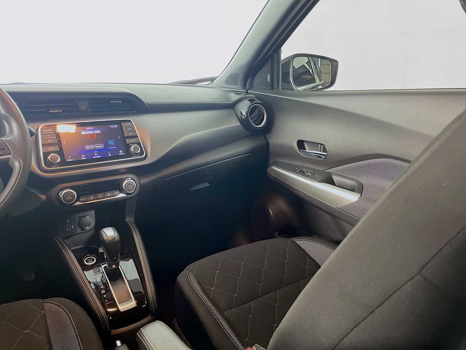 2020 Nissan Kicks SV photo 17