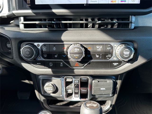2025 Jeep Wrangler Sport S photo 20