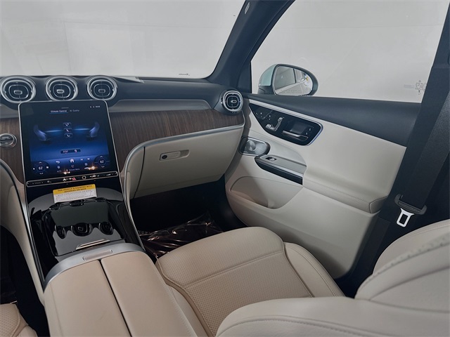 2026 Mercedes Benz GLC 300 4MATIC photo 23