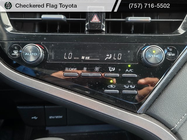 2022 Toyota Camry Hybrid photo 16