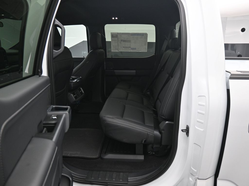 2025 Ford F-150 XLT photo 17