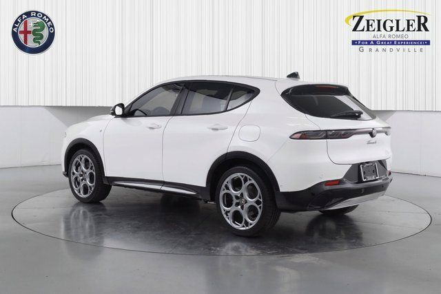 2024 Alfa Romeo Tonale Ti photo 4