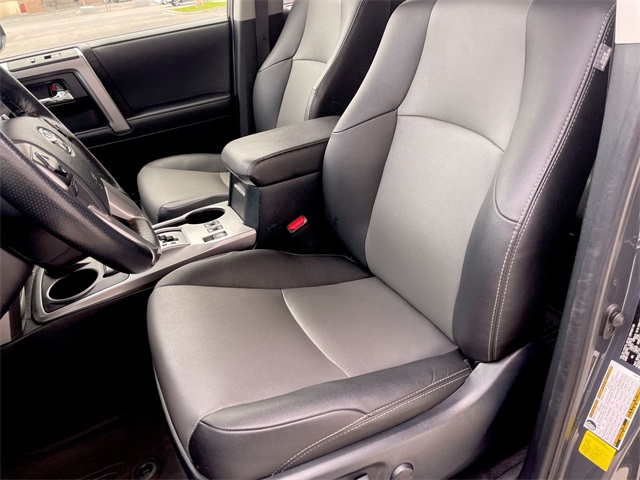 2024 Toyota 4Runner SR5 Premium photo 4
