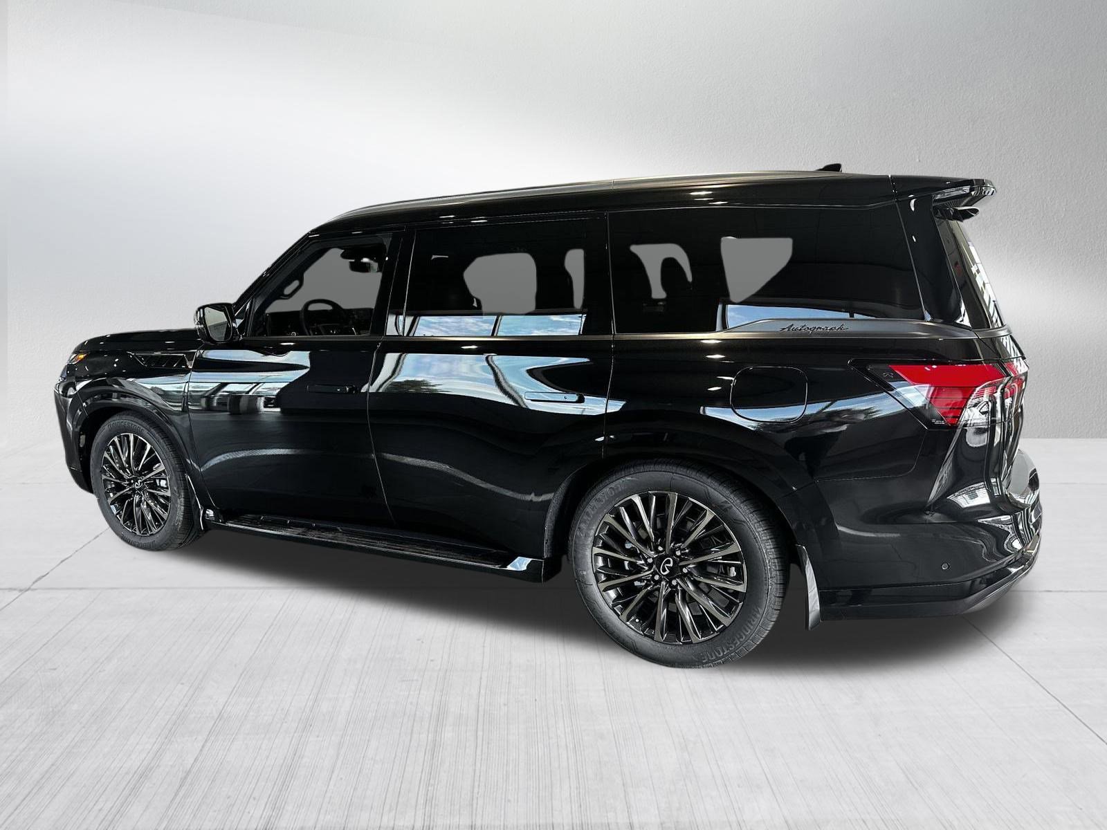 2026 Infiniti QX80 photo 3
