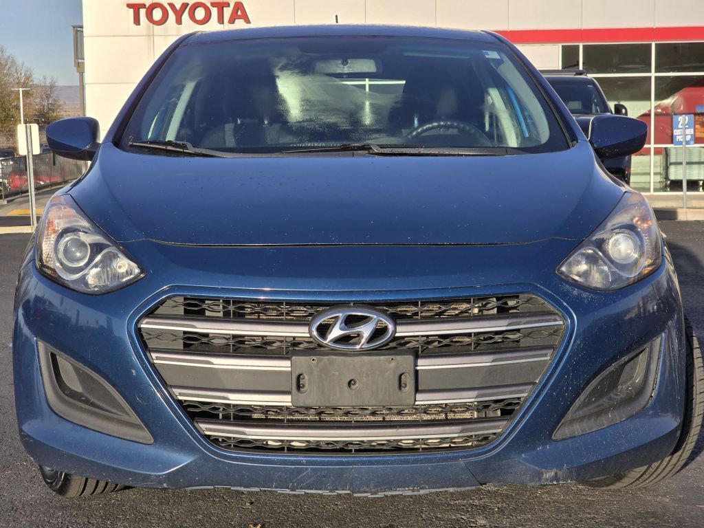2016 Hyundai Elantra GT Base photo 2