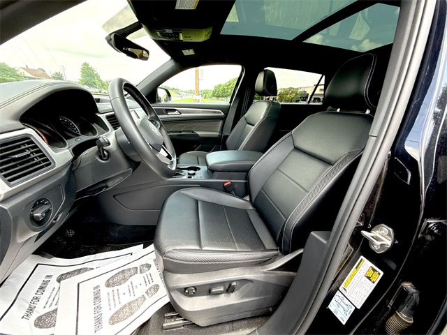2021 Volkswagen Atlas Cross Sport V6 SE Technology photo 16