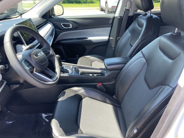 2022 Jeep Compass Latitude photo 17