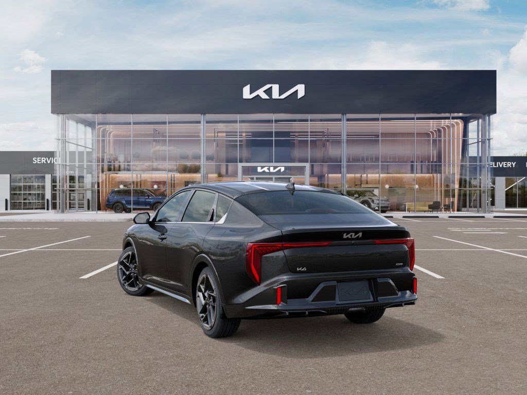 2025 Kia K4 GT-Line photo 2