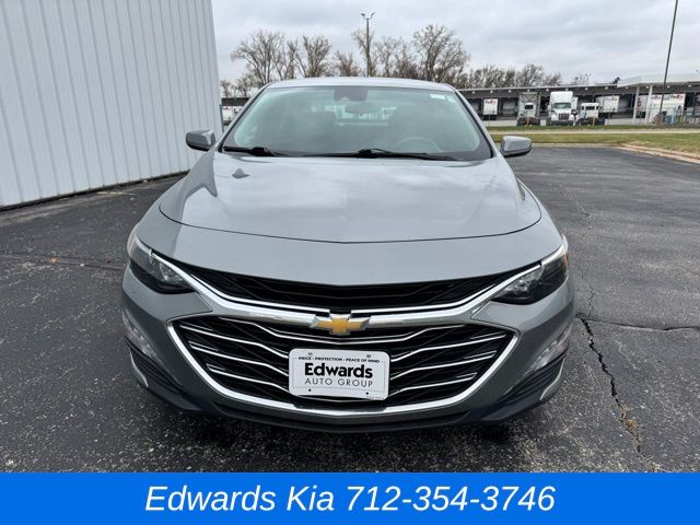 2024 Chevrolet Malibu 1LT photo 3