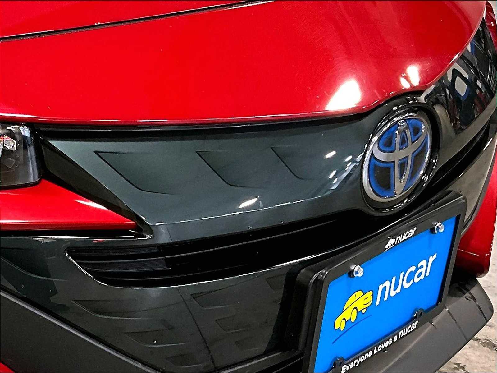 2021 Toyota Prius Prime LE photo 29