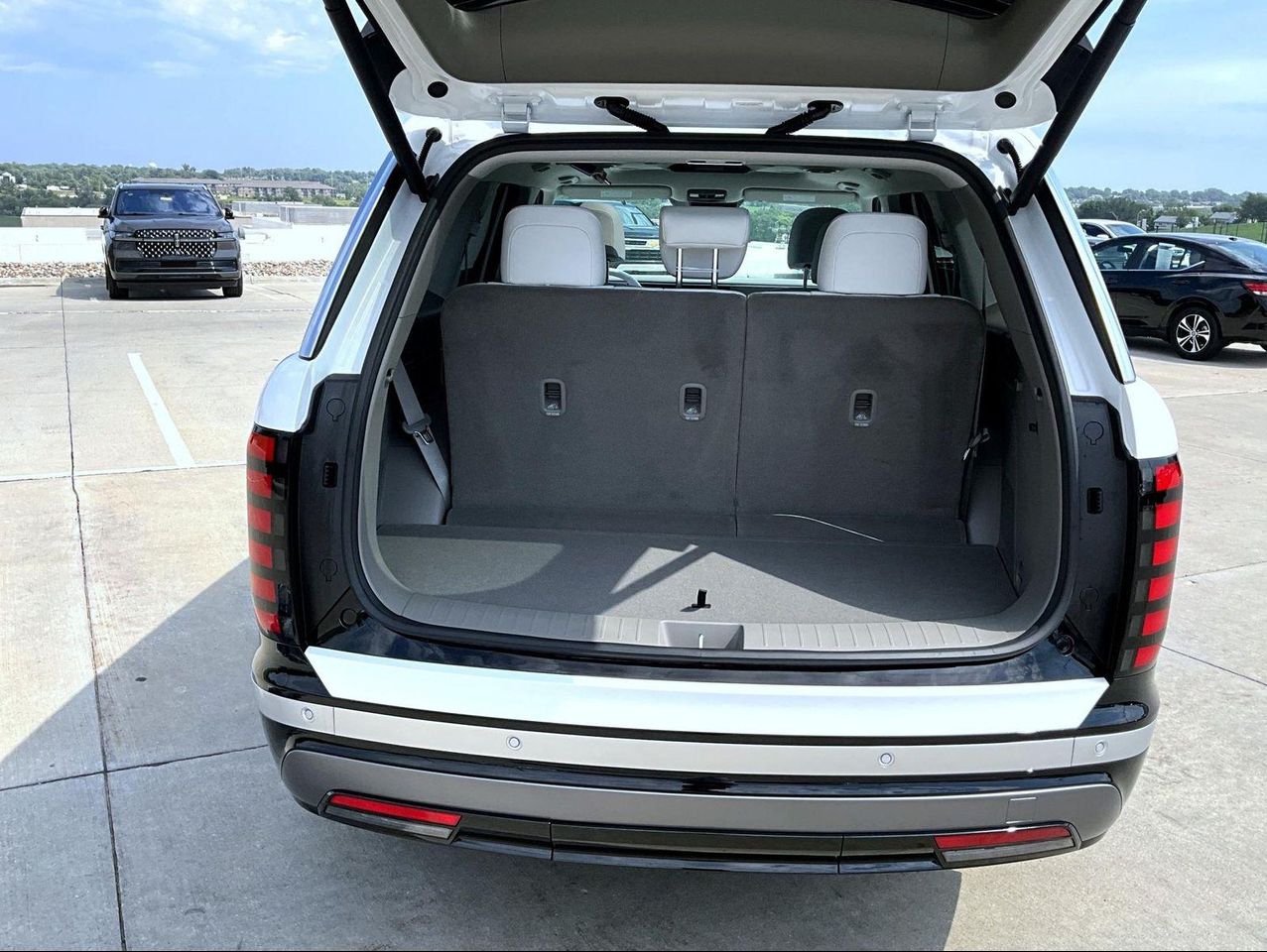 2026 Hyundai Palisade Limited photo 7