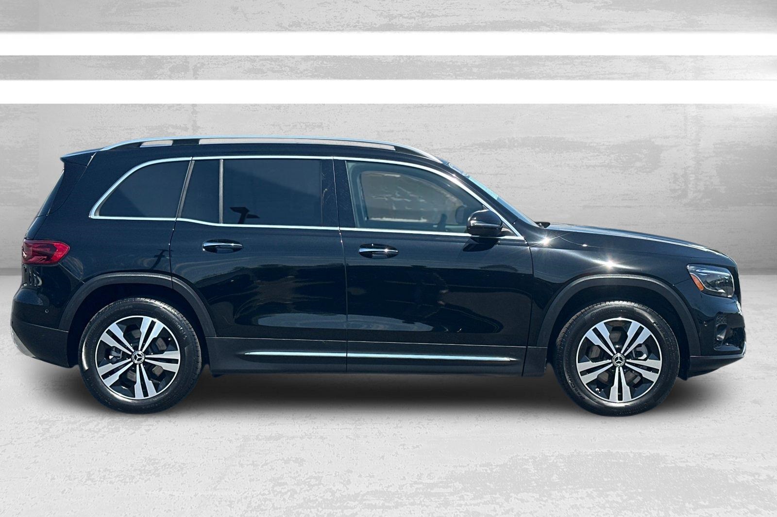 2024 Mercedes Benz GLB 250 4MATIC photo 2