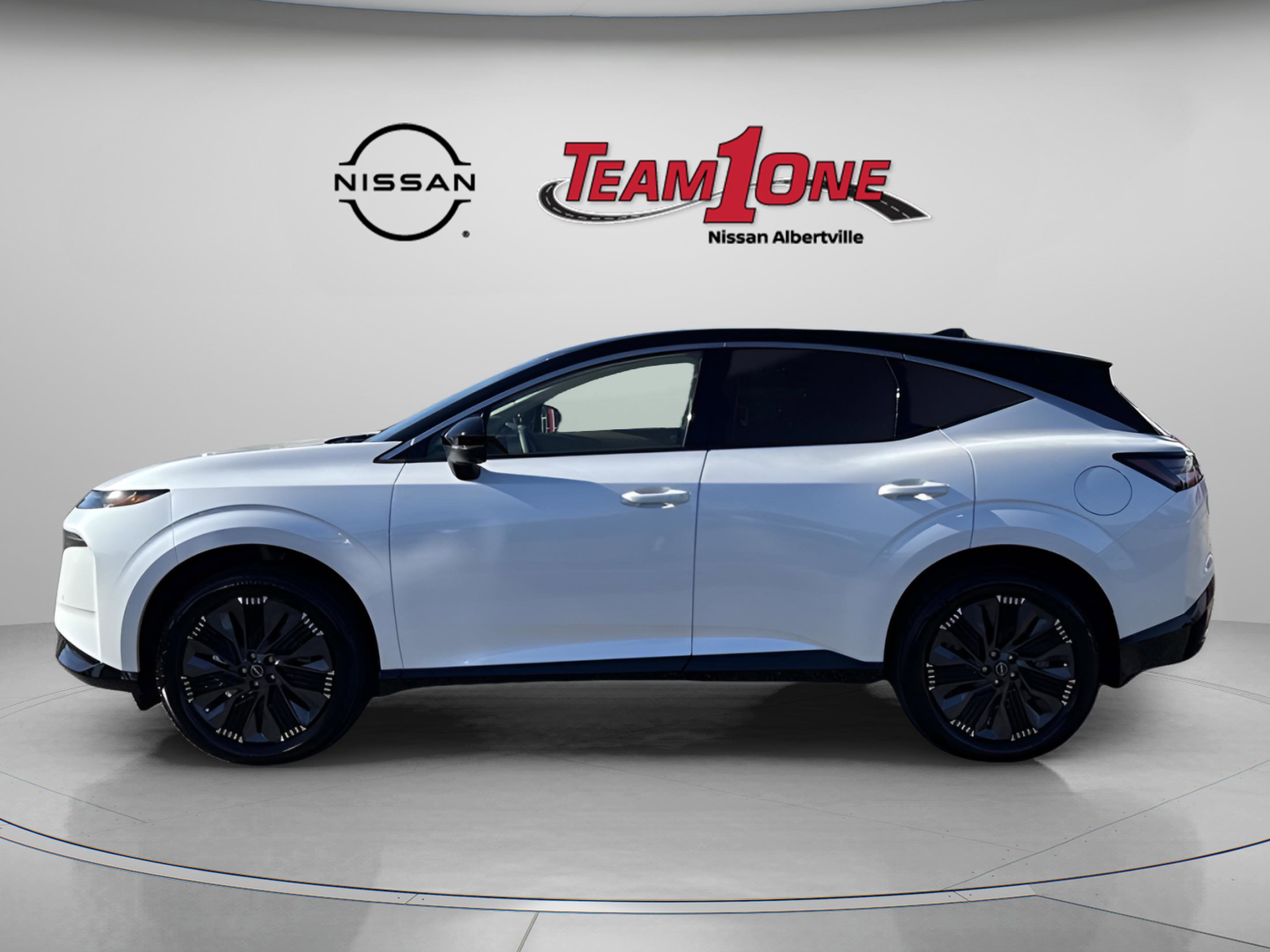 2026 Nissan Murano Platinum photo 2