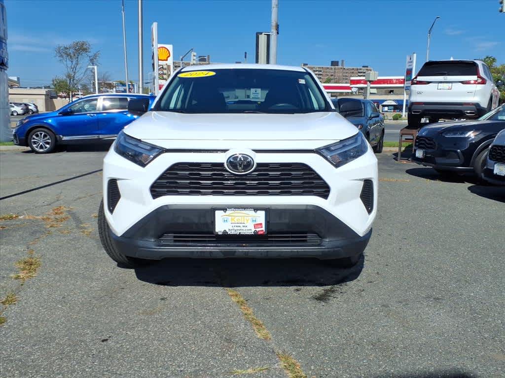2024 Toyota RAV4 LE photo 2