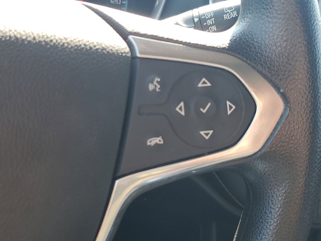 2020 Chevrolet Traverse LS photo 13