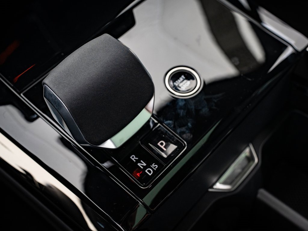 2025 Land Rover Range Rover Sport SE photo 28