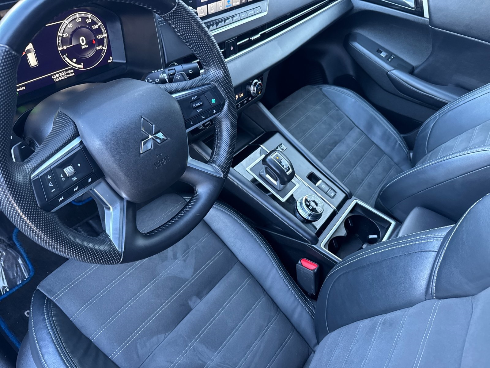 2023 Mitsubishi Outlander PHEV SE photo 9