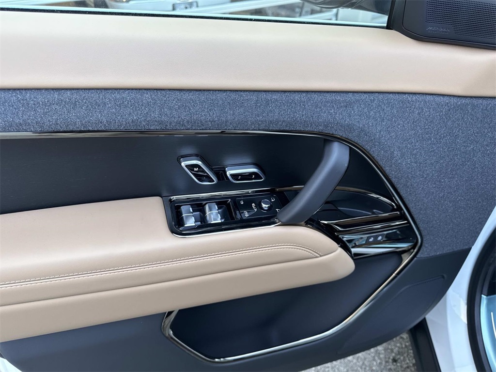 2025 Land Rover Range Rover Sport SE photo 19