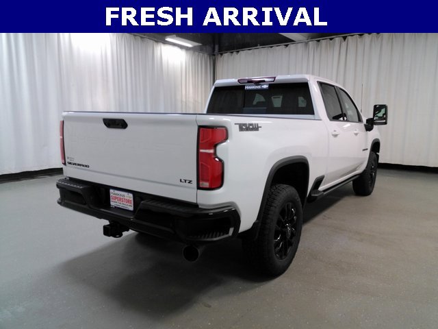 2025 Chevrolet Silverado 3500HD LTZ photo 3