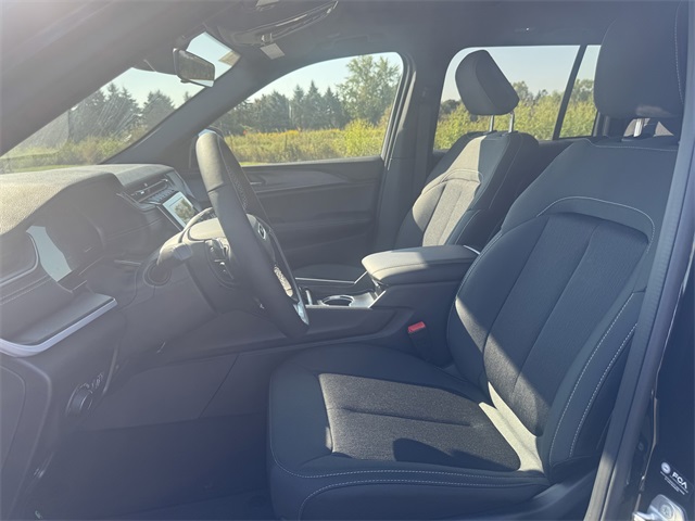 2025 Jeep Grand Cherokee Laredo X photo 19