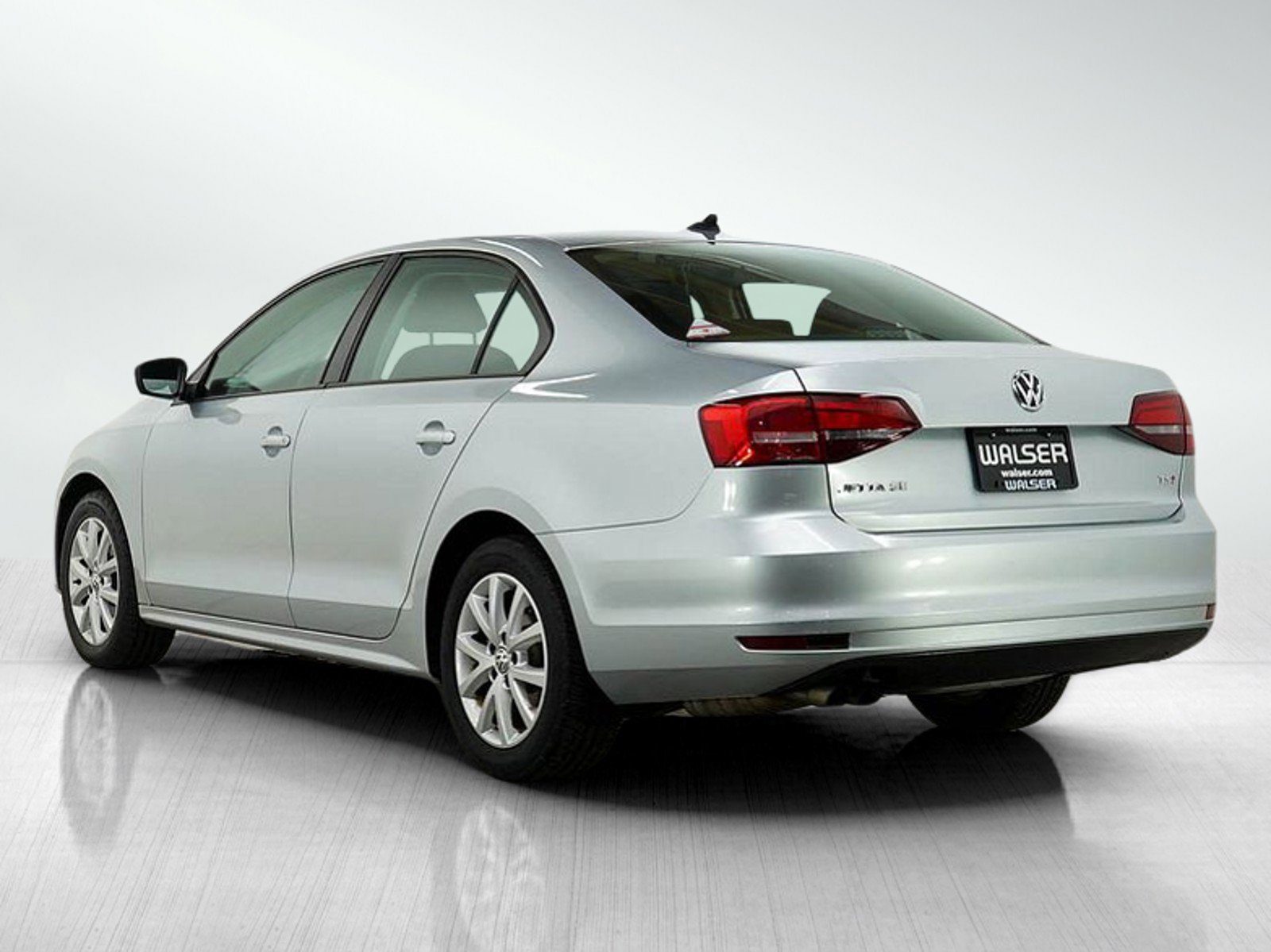 2015 Volkswagen Jetta 1.8T SE photo 3