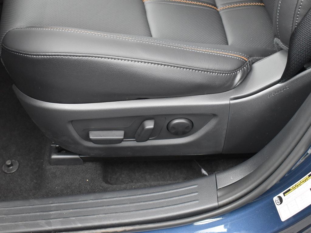2025 Mazda CX-50 Premium photo 8