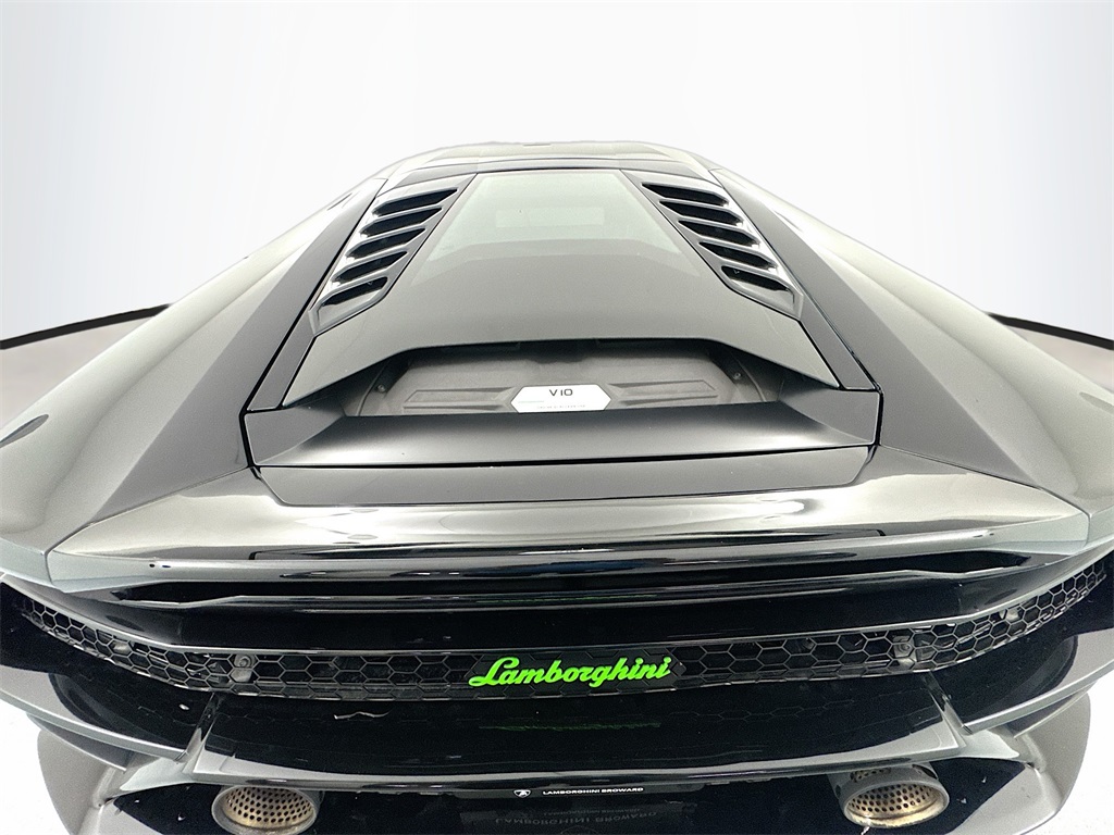 2020 Lamborghini Huracan Evo Base photo 28