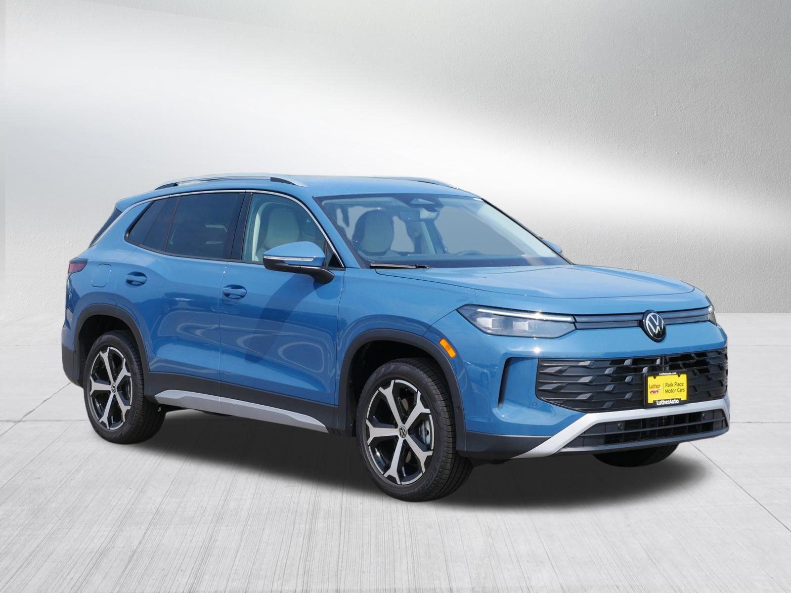 2025 Volkswagen Tiguan SE's photo