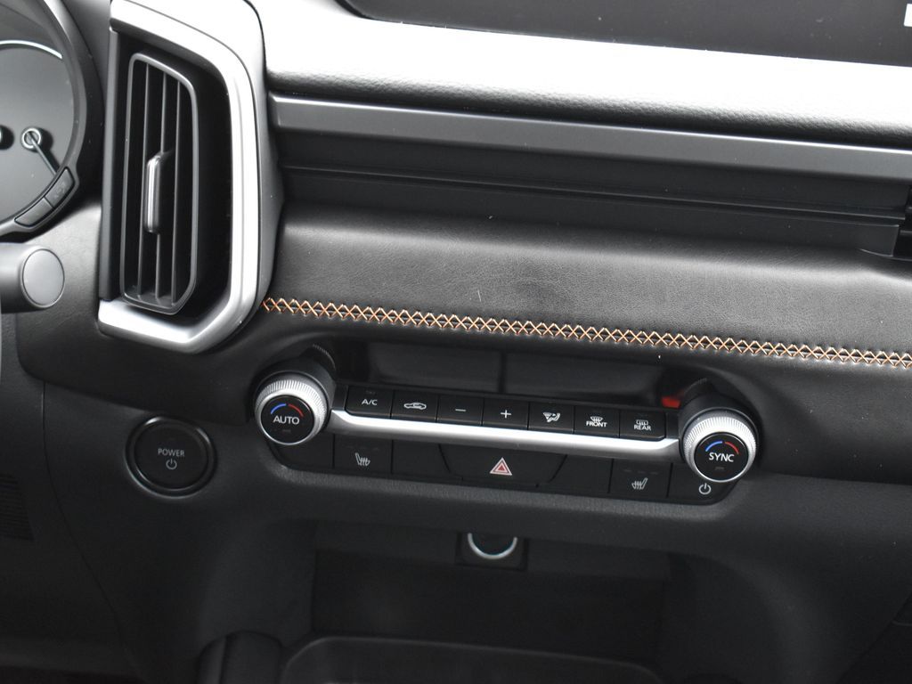 2025 Mazda CX-50 Premium photo 16