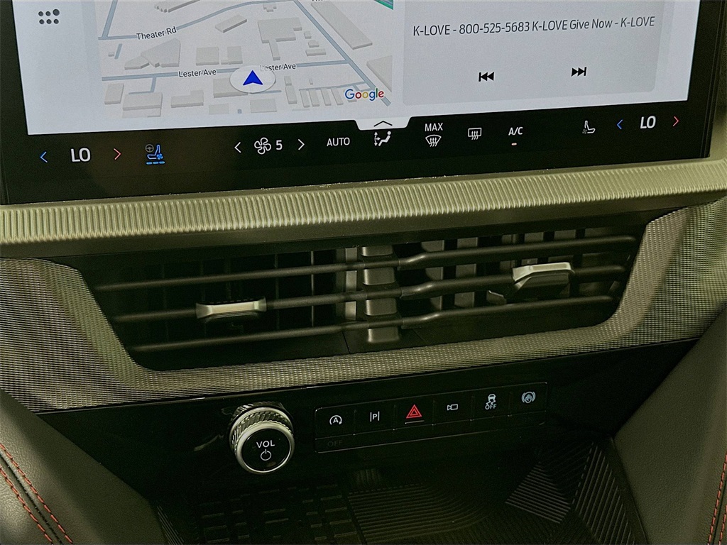 2025 Ford Explorer ST photo 17