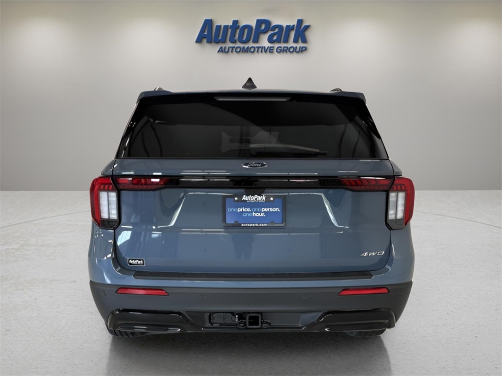 2026 Ford Explorer ST-Line photo 3