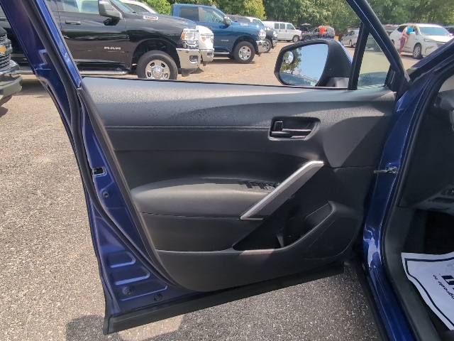 2022 Toyota Corolla Cross LE photo 15