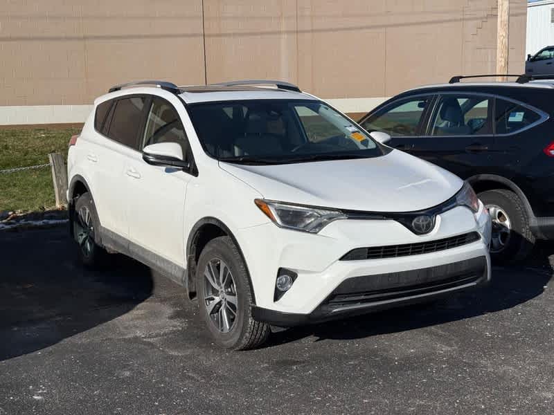 2018 Toyota RAV4 XLE's photo