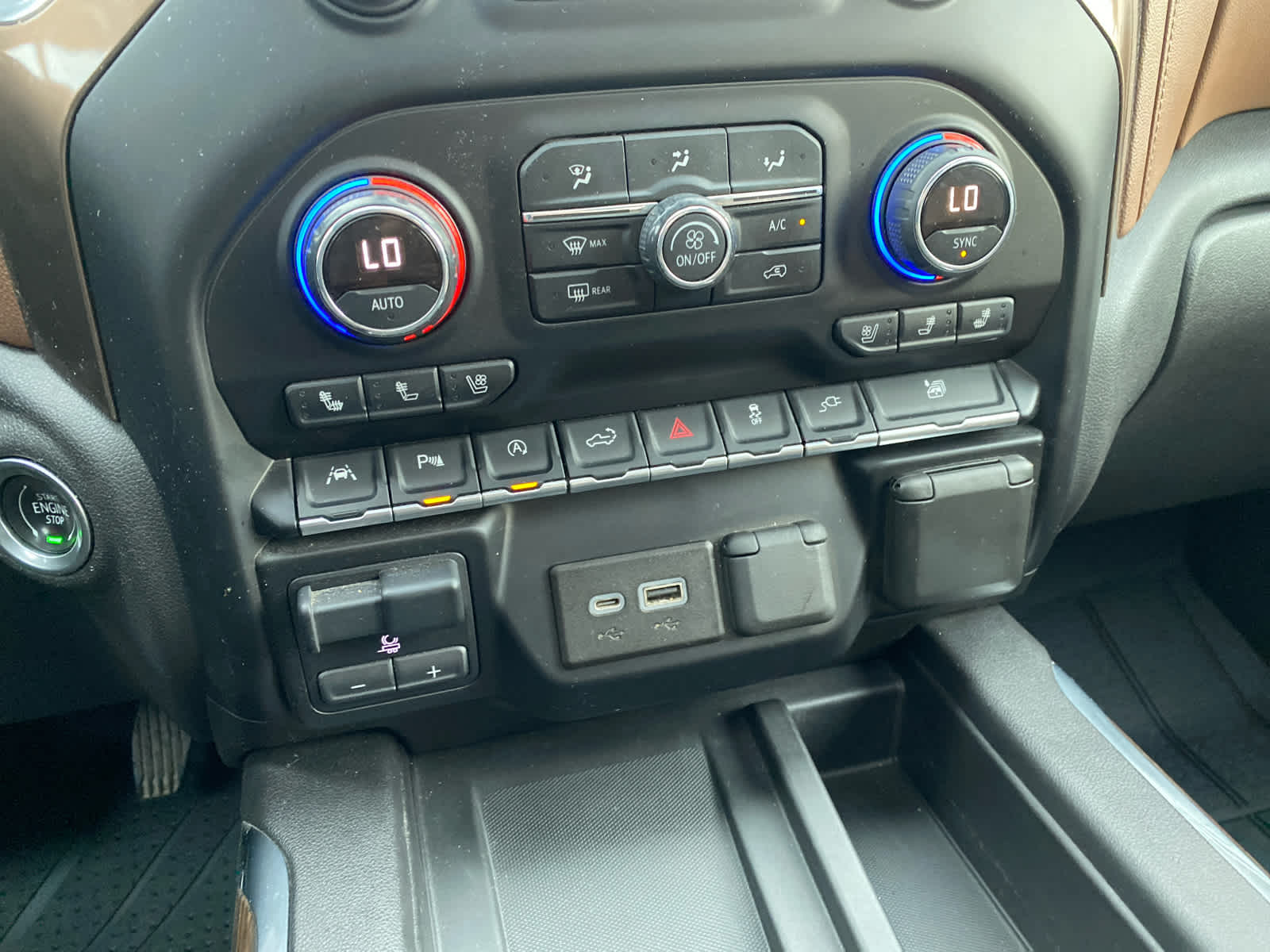 2019 Chevrolet Silverado 1500 High Country photo 19