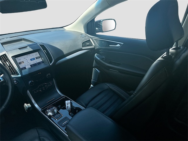 2020 Ford Edge SEL photo 22