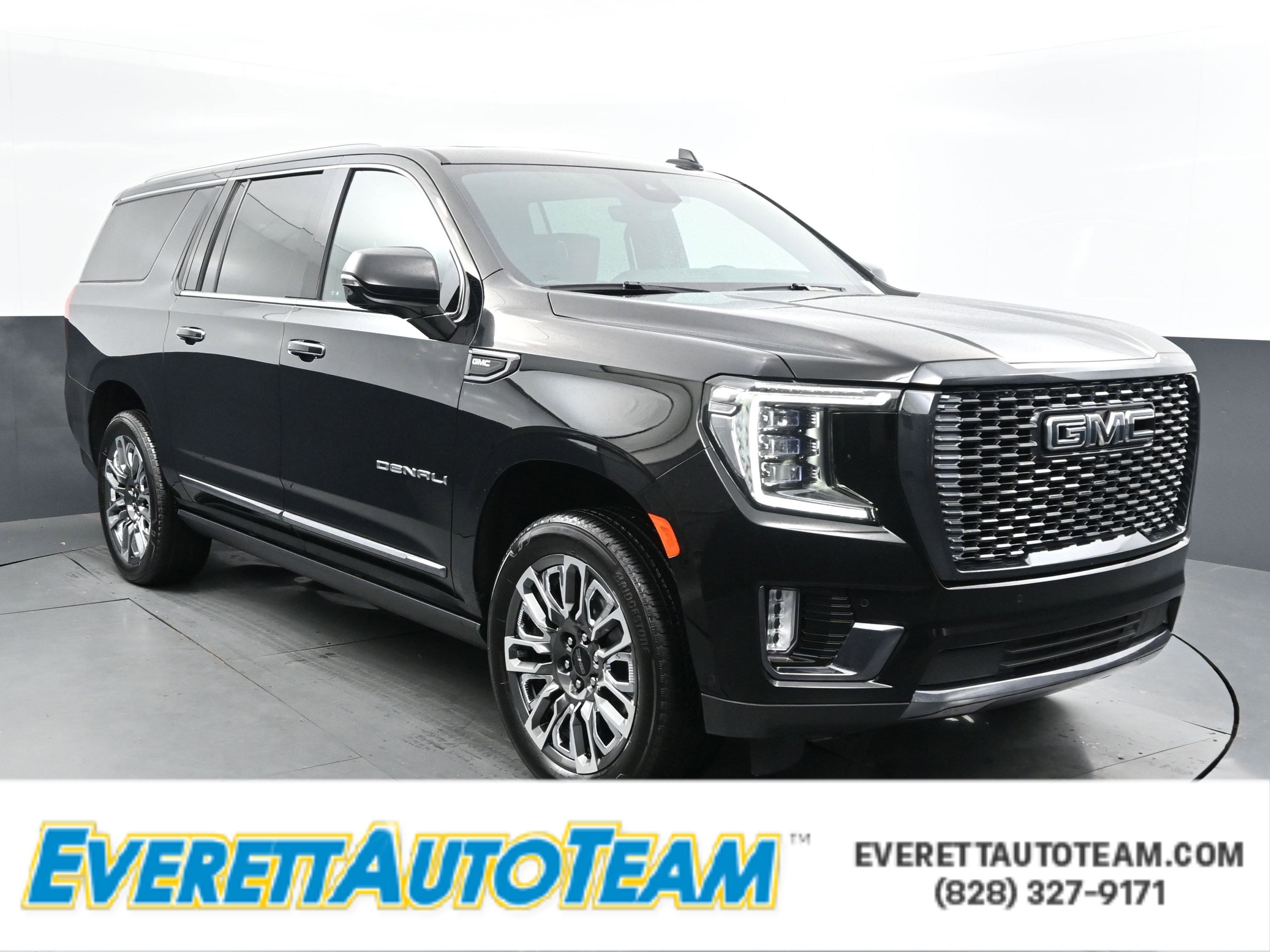Used 2024 Onyx Black GMC Denali Ultimate image 1