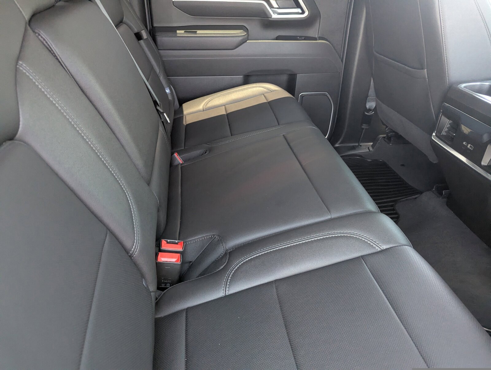 2025 Chevrolet Silverado 2500HD LTZ photo 13