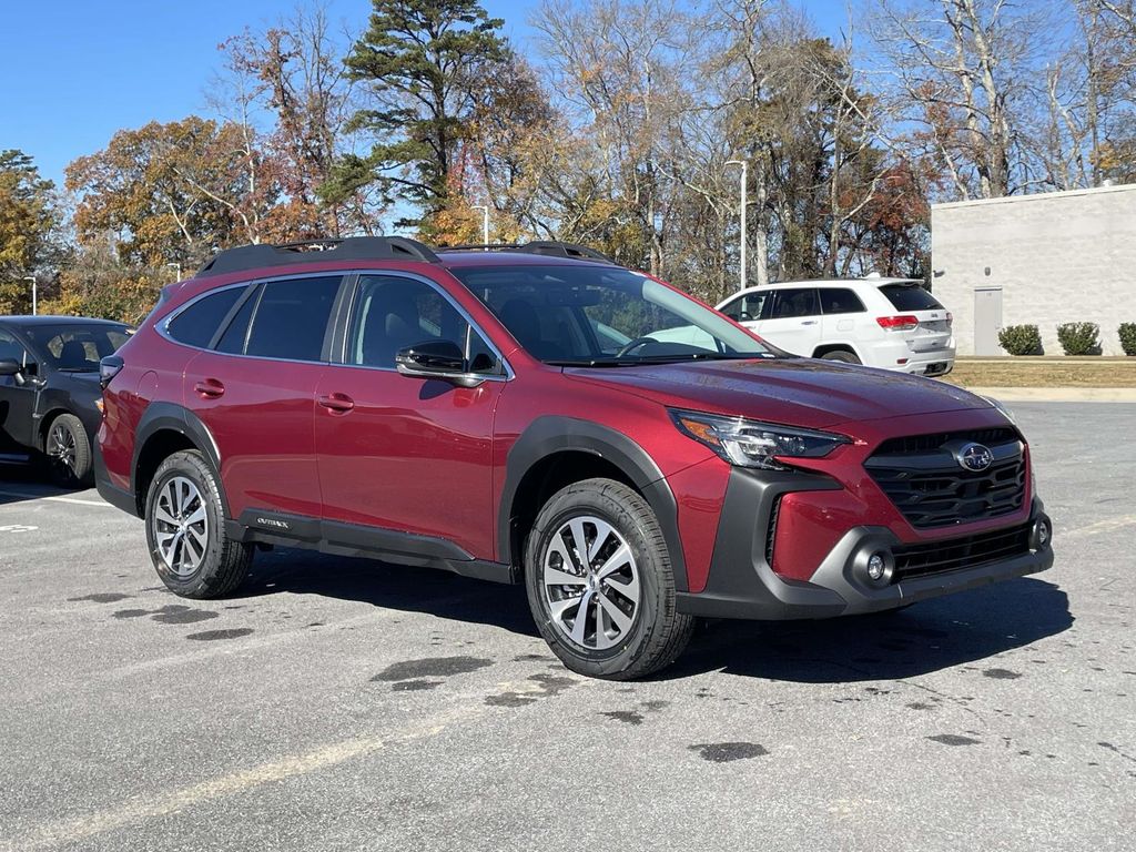 2025 Subaru Outback Premium's photo