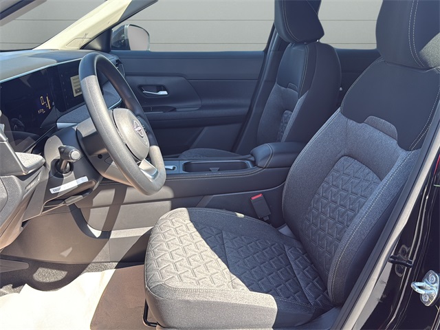 2025 Nissan Kicks SV photo 14