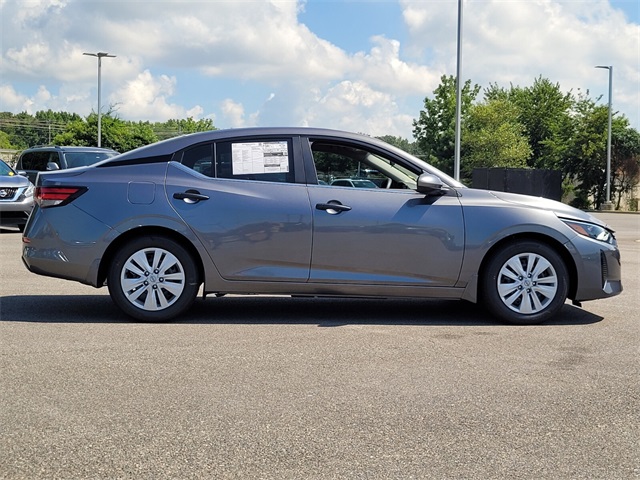 2025 Nissan Sentra S photo 3
