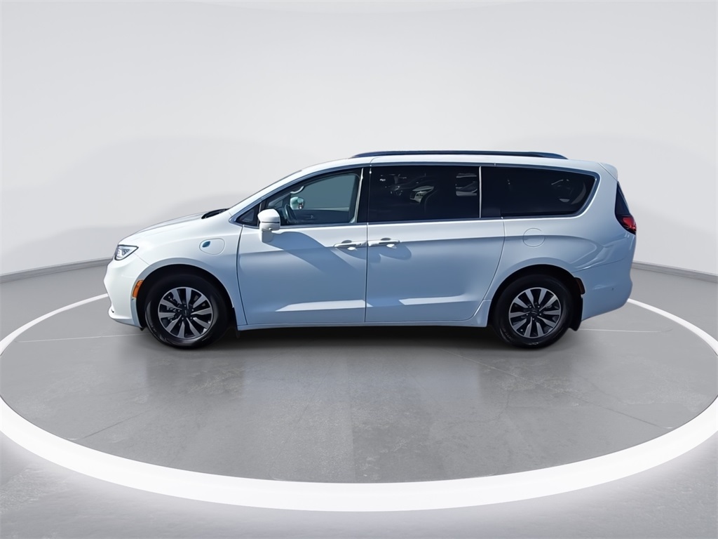 2021 Chrysler Pacifica Hybrid Touring L photo 4