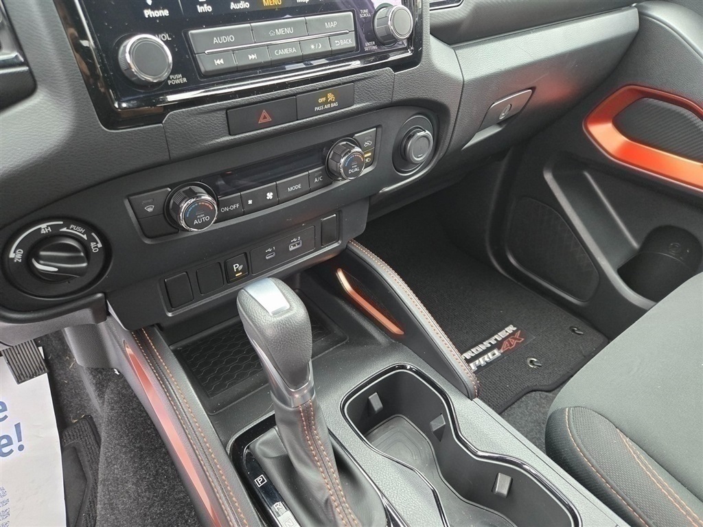 2022 Nissan Frontier PRO-4X photo 12