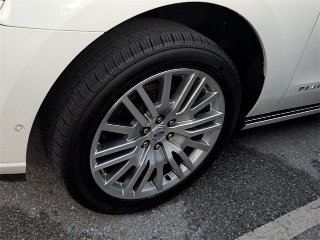 2024 Ford Expedition MAX Platinum photo 2
