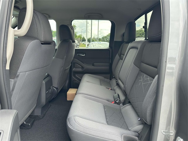 2025 Nissan Frontier SV photo 13